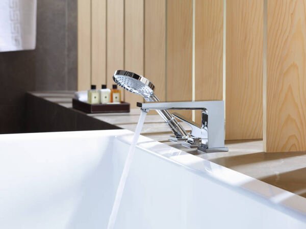 HANSGROHE METROPOL TEK KOLLU KUVET KENARI 3-DELIKLI BANYO BATARYASI KROM 32551000