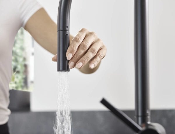 HANSGROHE TALIS M54 EVIYE BATARYASI TEK KOLLU 210,SURGULU SPREY 2JET P.CELIK 72800800